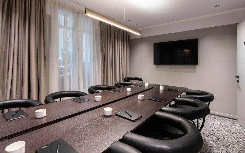 2_MeetingRoom